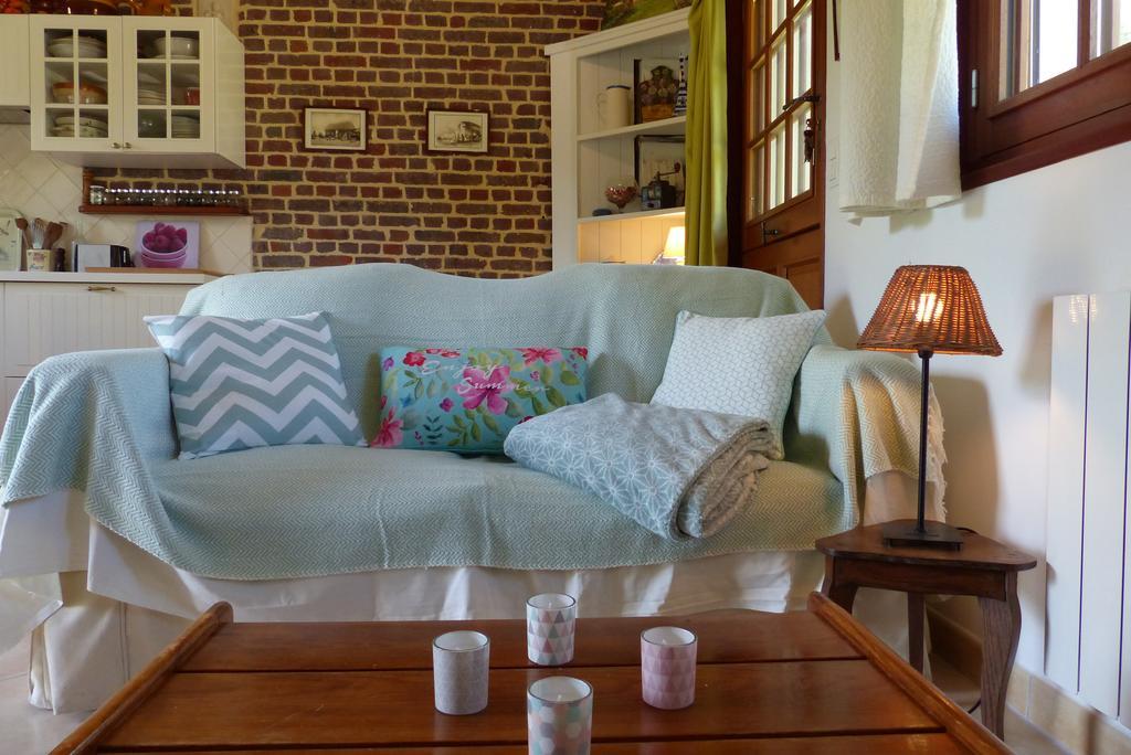 La Flore De Lys, Cottage Ideal Pour 2 Adultes Et 2 Enfants Saint-Jouin-Bruneval Exterior photo